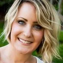 Елена Костова